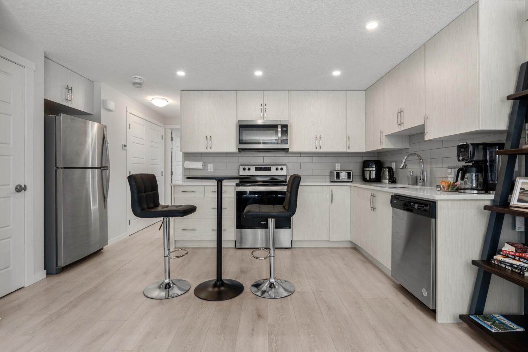Cozy Rockland Park Unit+parking Appartement Calgary